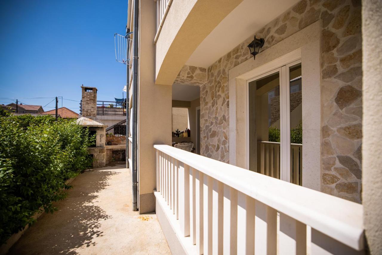 Villa Klaudia With Pool Zadar Exterior foto